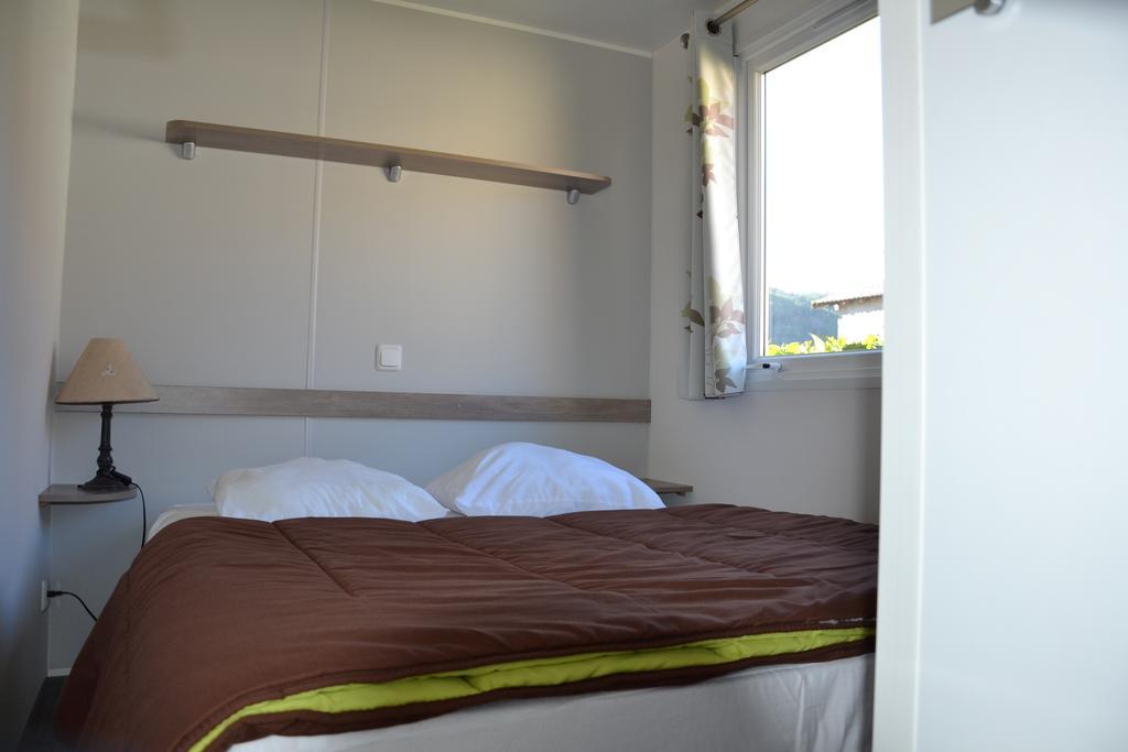Camping La Mare Aux Fees Otel Roquefeuil Dış mekan fotoğraf
