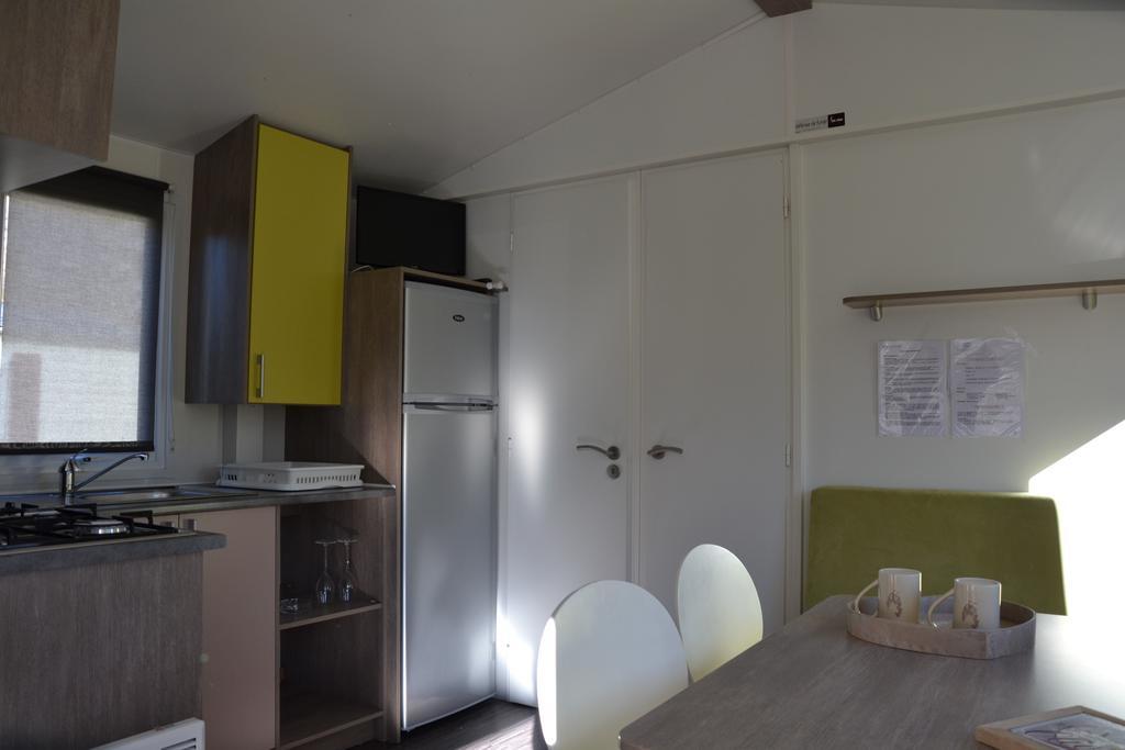 Camping La Mare Aux Fees Otel Roquefeuil Dış mekan fotoğraf