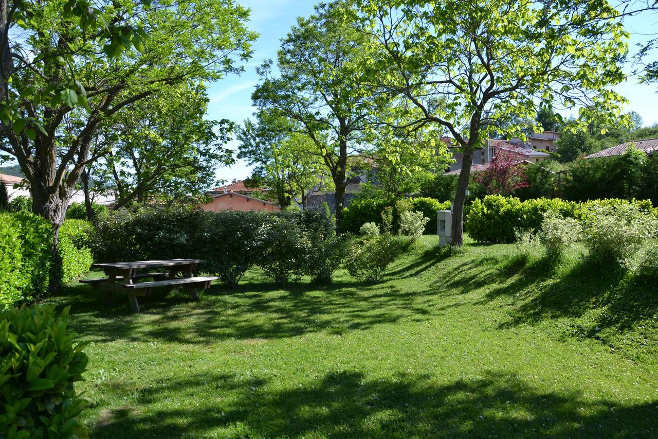 Camping La Mare Aux Fees Otel Roquefeuil Dış mekan fotoğraf