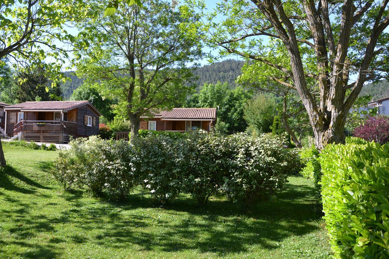 Camping La Mare Aux Fees Otel Roquefeuil Dış mekan fotoğraf